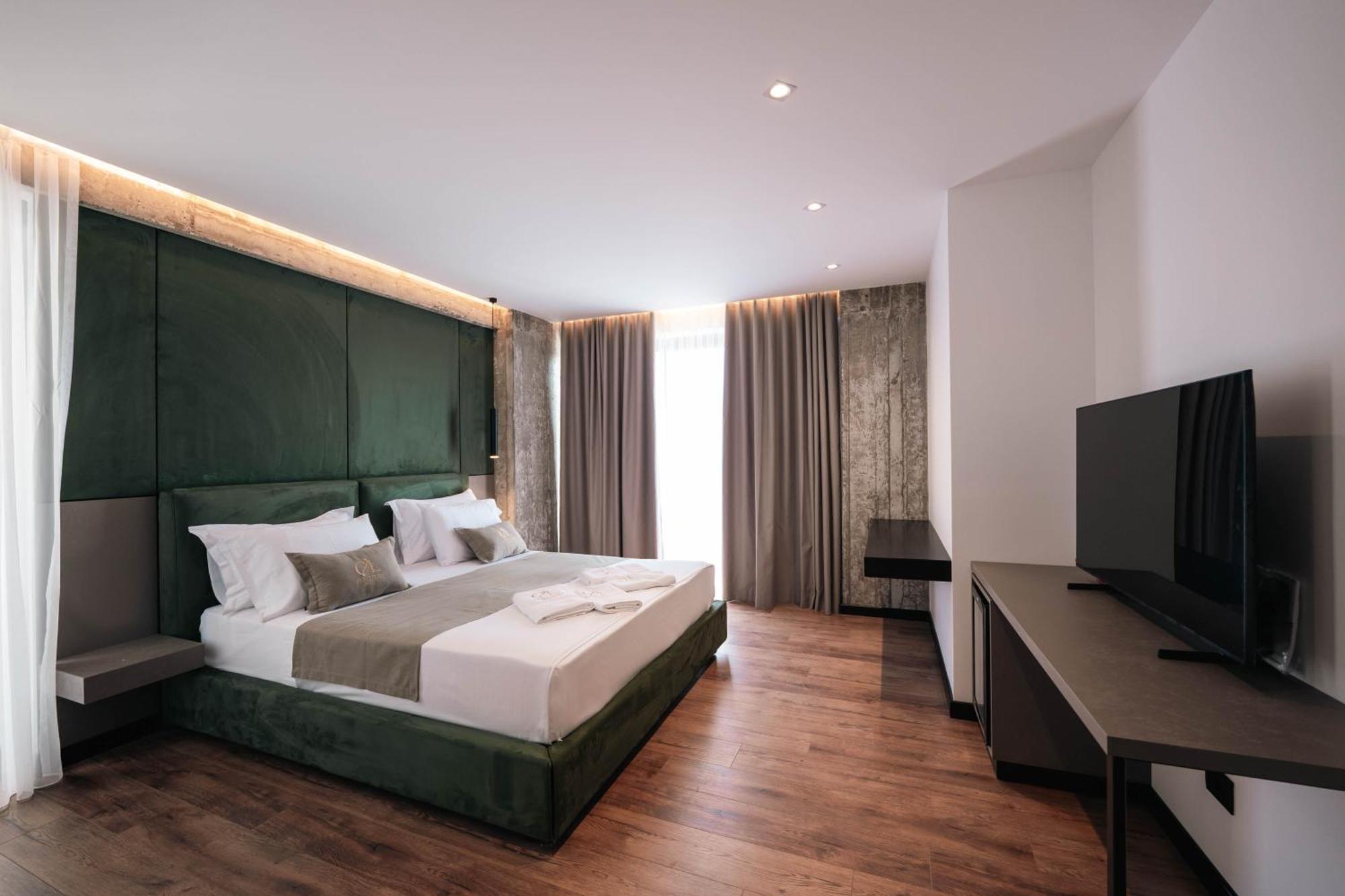 Cuni Luxury 4* Sarandë