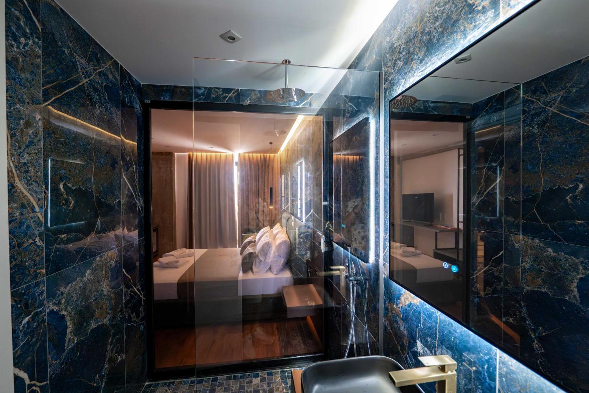 Cuni Luxury
