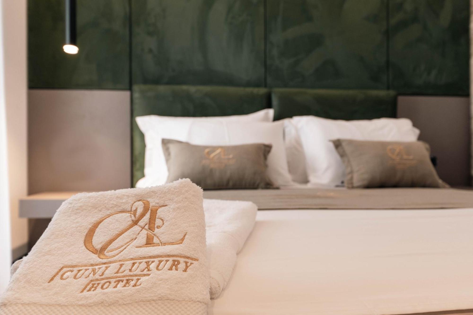 Cuni Luxury Hotell 4*
